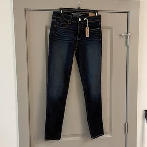 American Eagle super skinny Forever Blue rinse Jeans. Brand new w/ tag. 6 x-long